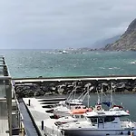 Lofoten Seaside *