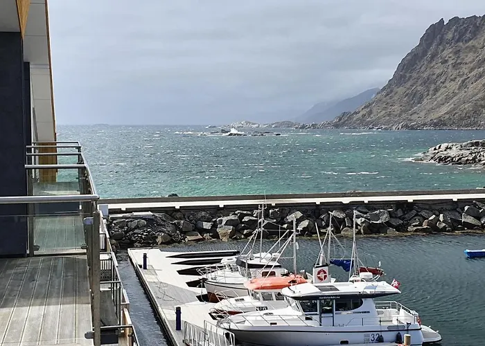 Lofoten Seaside *