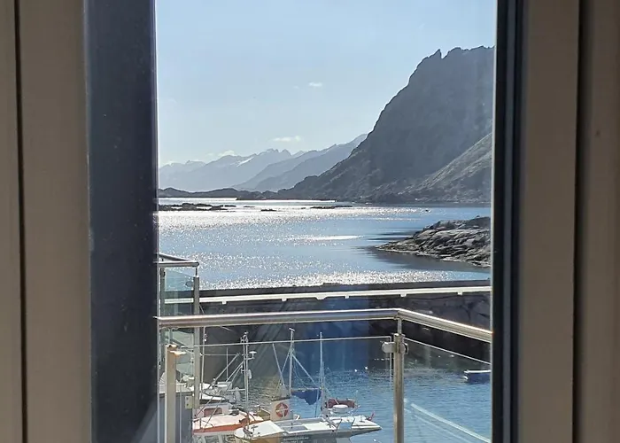 Lofoten Seaside *