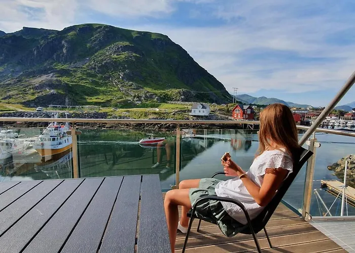 Lofoten Seaside *